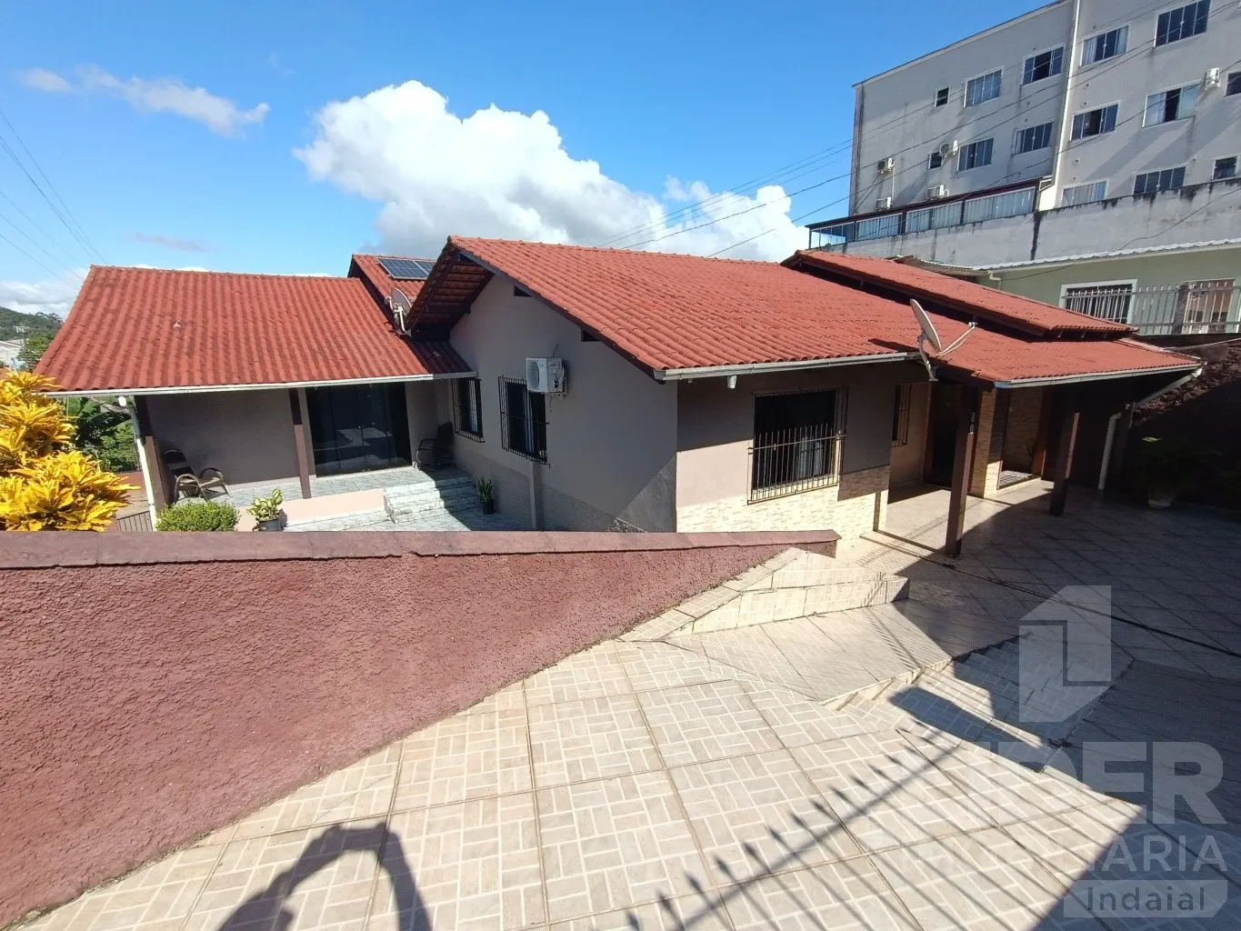 Casa com 5 dormitórios no bairro Tapajós — foto 2