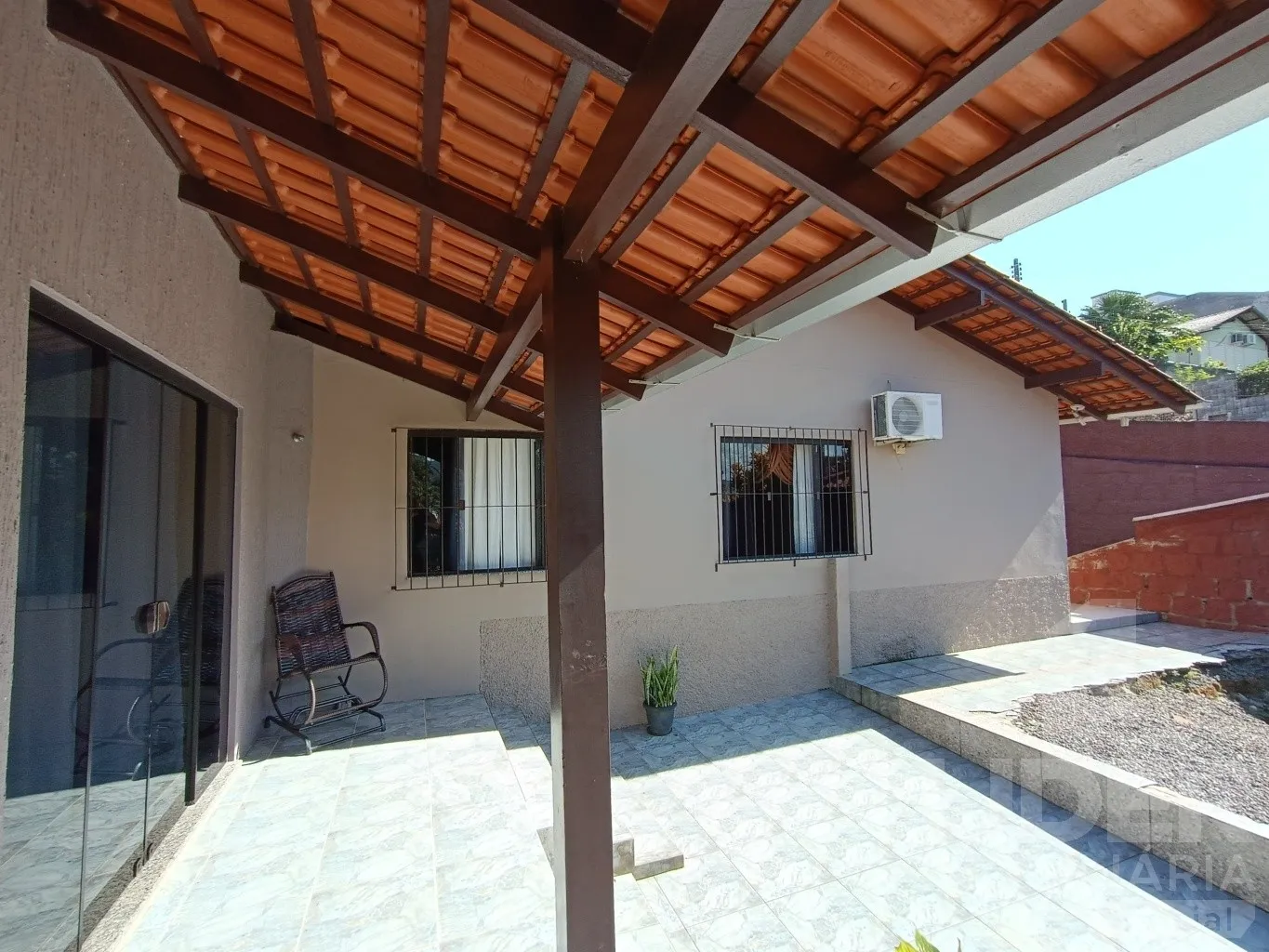 Casa com 5 dormitórios no bairro Tapajós — foto 4