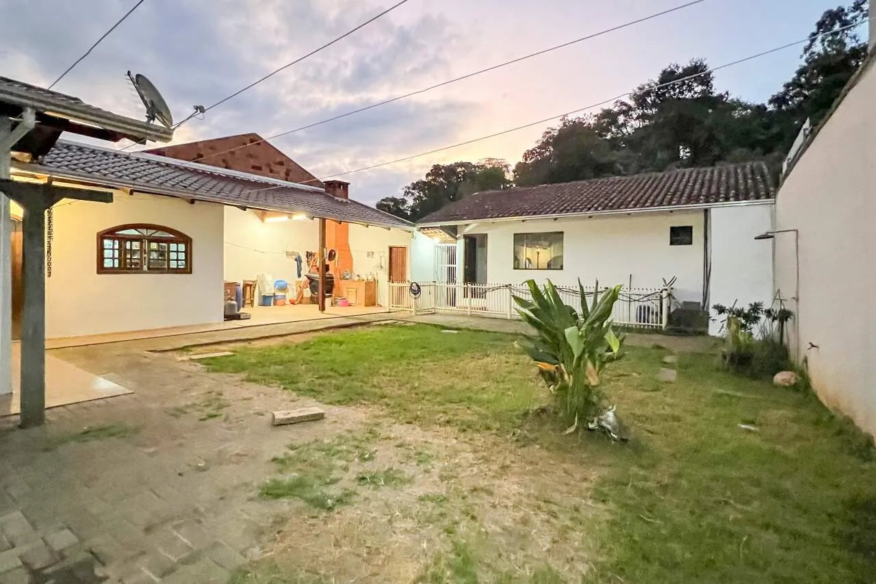 Casa averbada no bairro Escola Agrícola. — foto 5