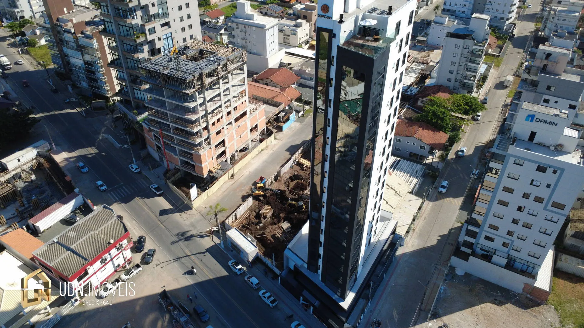 Incrível apartamento à venda próximo ao mar, em Piçarras - SC - foto 1