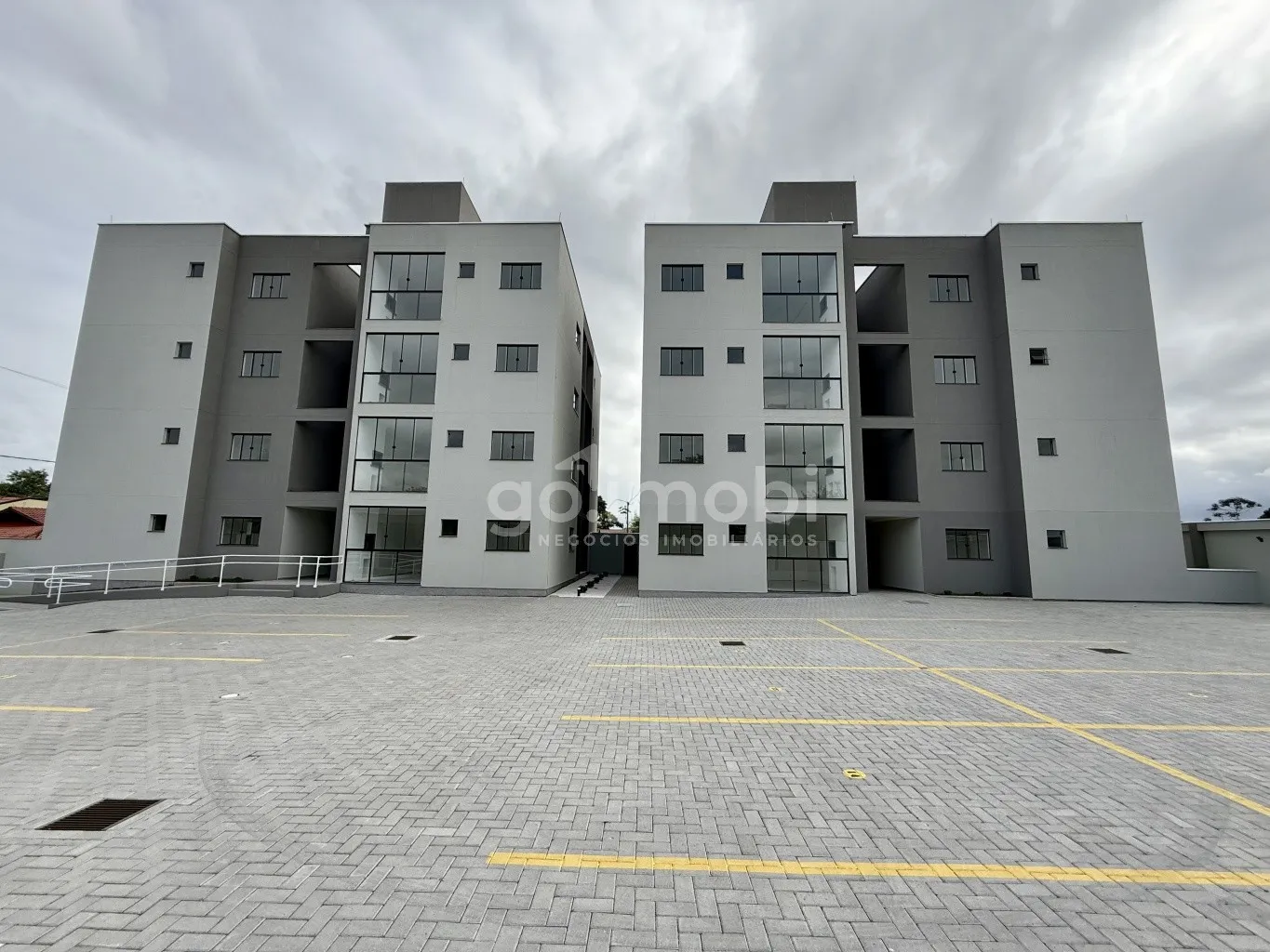 Apartamento novo, com living espaçoso e churrasqueira integrada. — foto 2