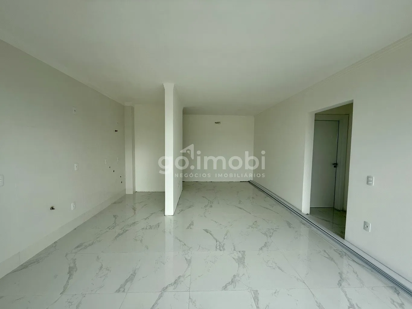 Apartamento novo, com living espaçoso e churrasqueira integrada. — foto 5