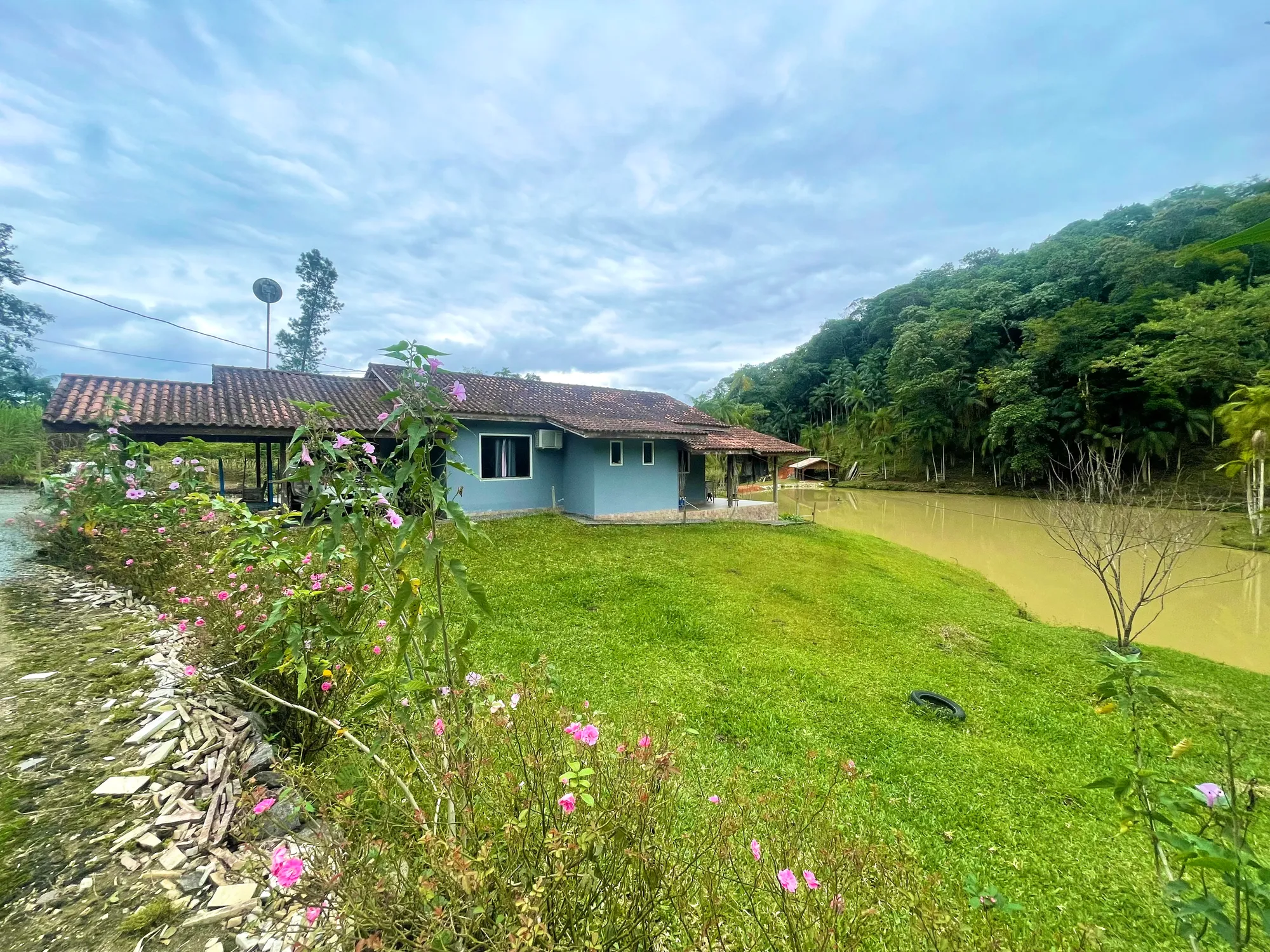 Sítio com casa, lagoas e boa topografia — foto 4