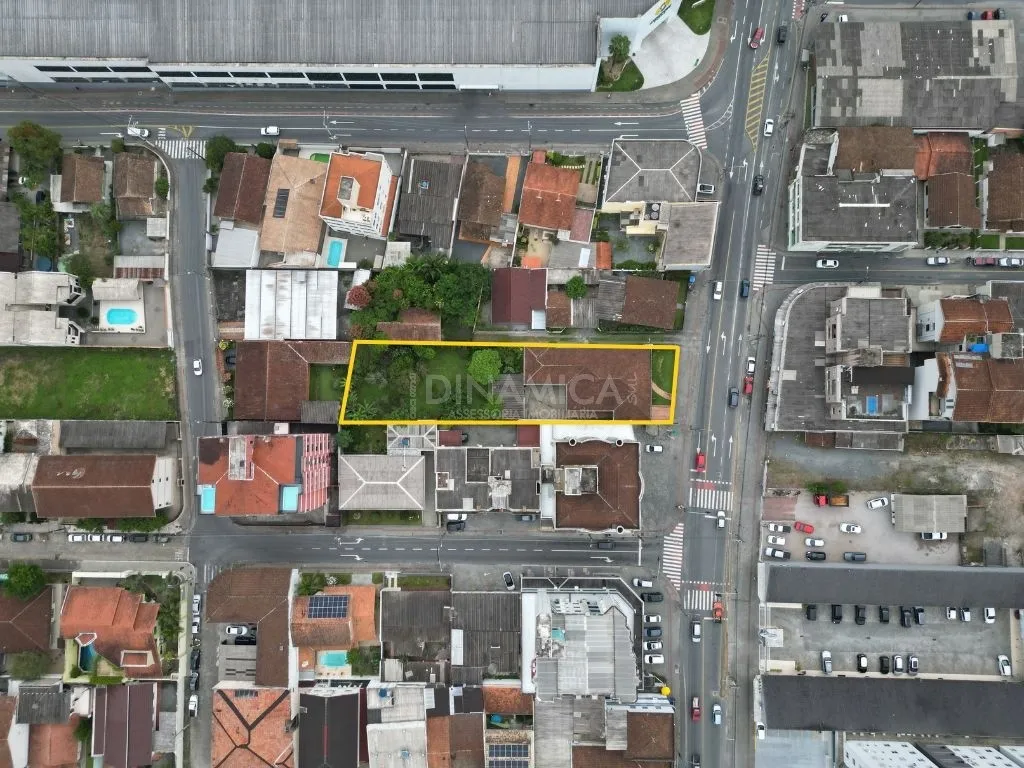 Excelente terreno com 1.158m ( 16,4 m de frente) no Bairro Garcia em Blumenau. Ponto comercial de frente para corredor de serviço. — foto 3