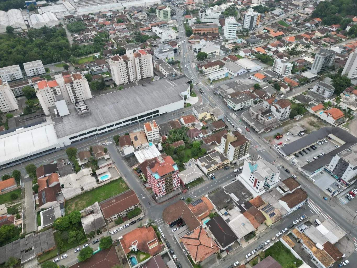 Excelente terreno com 1.158m ( 16,4 m de frente) no Bairro Garcia em Blumenau. Ponto comercial de frente para corredor de serviço. — foto 7