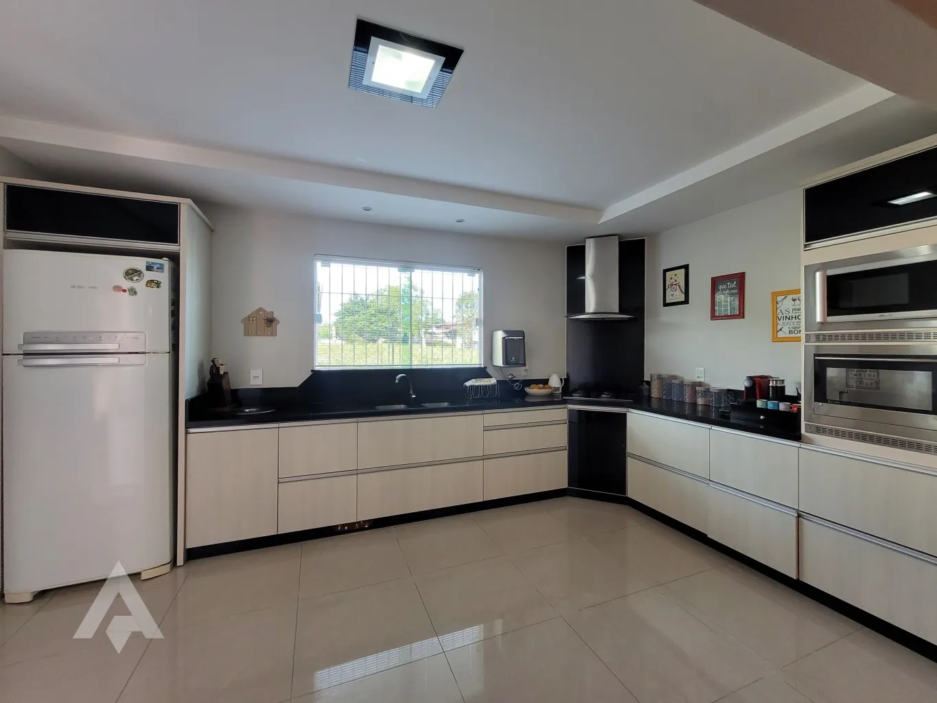 Casa térrea à venda em terreno de 4.080 m, 3 dormitórios, área de festas e fácil acesso à BR-470. — foto 6