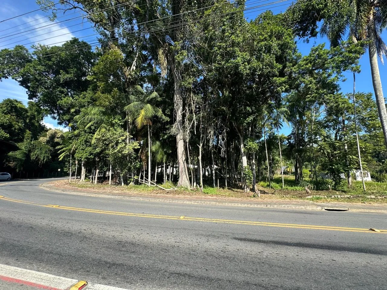 Terreno plano disponível para venda no Badenfurt, um dos bairros mais estratégicos de Blumenau. O terreno possui 2.000,00 m — foto 7