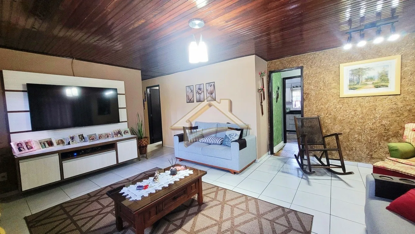 Procurando um lar para acomodar toda a família? Venha conhecer esta linda casa, com 02 moradias semimobiliadas! — foto 4