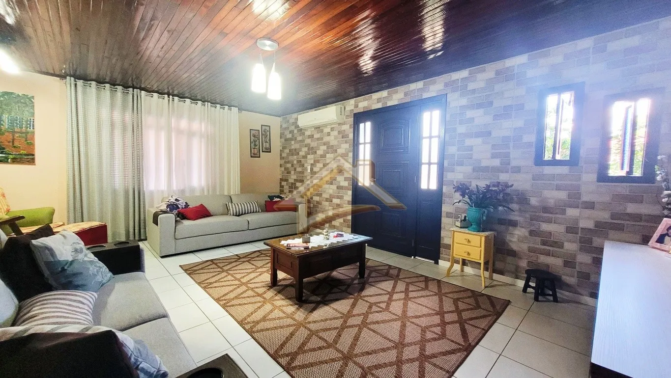 Procurando um lar para acomodar toda a família? Venha conhecer esta linda casa, com 02 moradias semimobiliadas! — foto 6