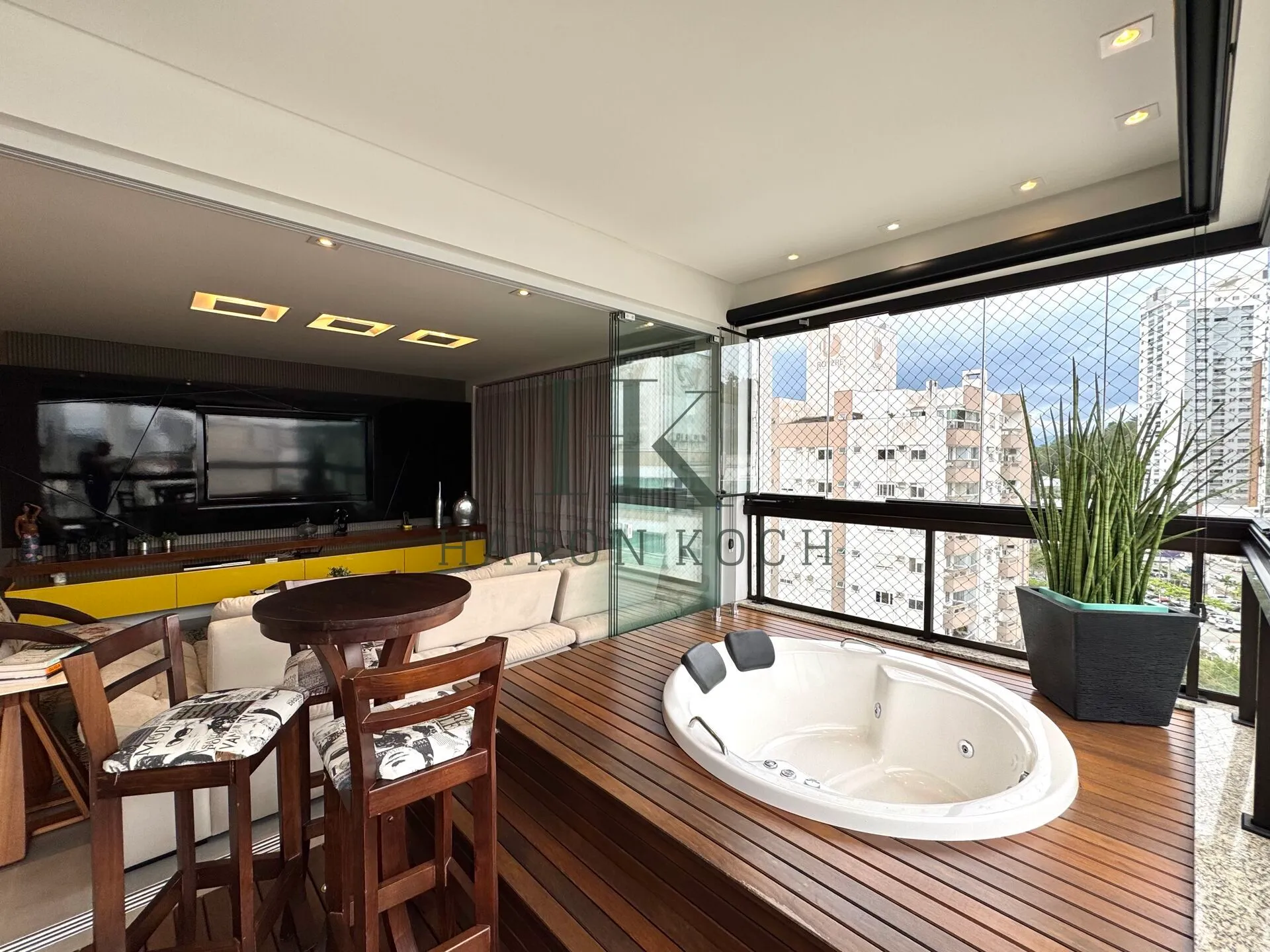 Apartamento | 3 Suítes | 3 Vagas - foto 1