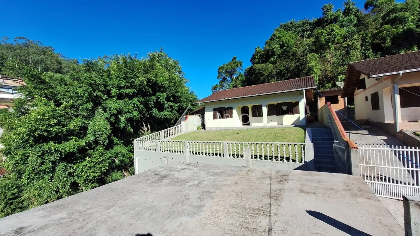 CASA RESIDENCIAL SEMIMOBILIADA COM TRÊS DORMITÓRIOS - BAIRRO GARCIA — foto 7