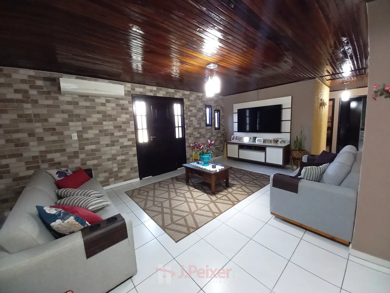 2 Ótimas residências no mesmo terreno, com 06 dormitórios sendo 1 suíte, no bairro Passo Manso, Blumenau/SC. — foto 4