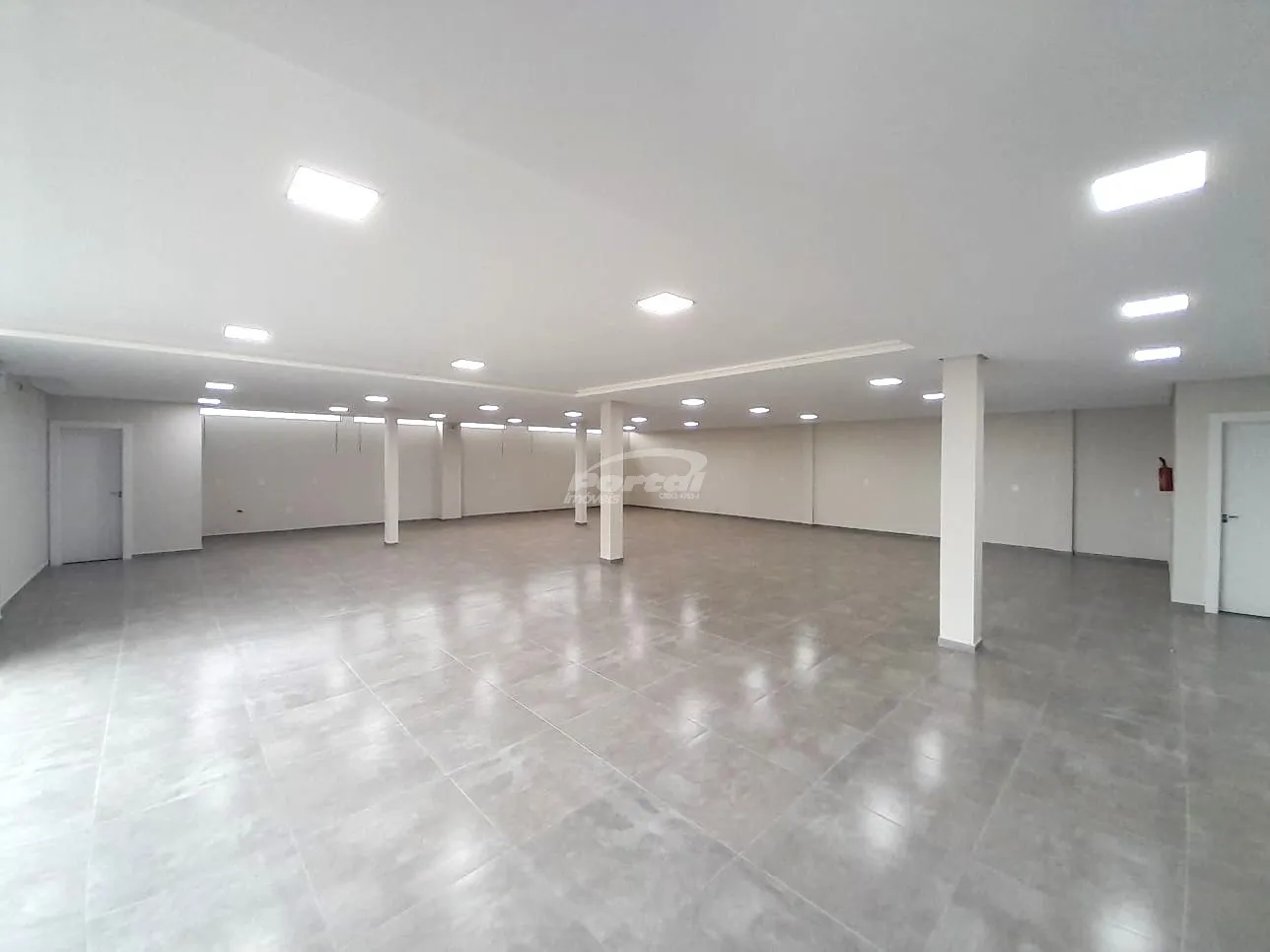 Loja térrea NOVA disponível para locação no bairro Margem Esquerda - Gaspar/SC — foto 3