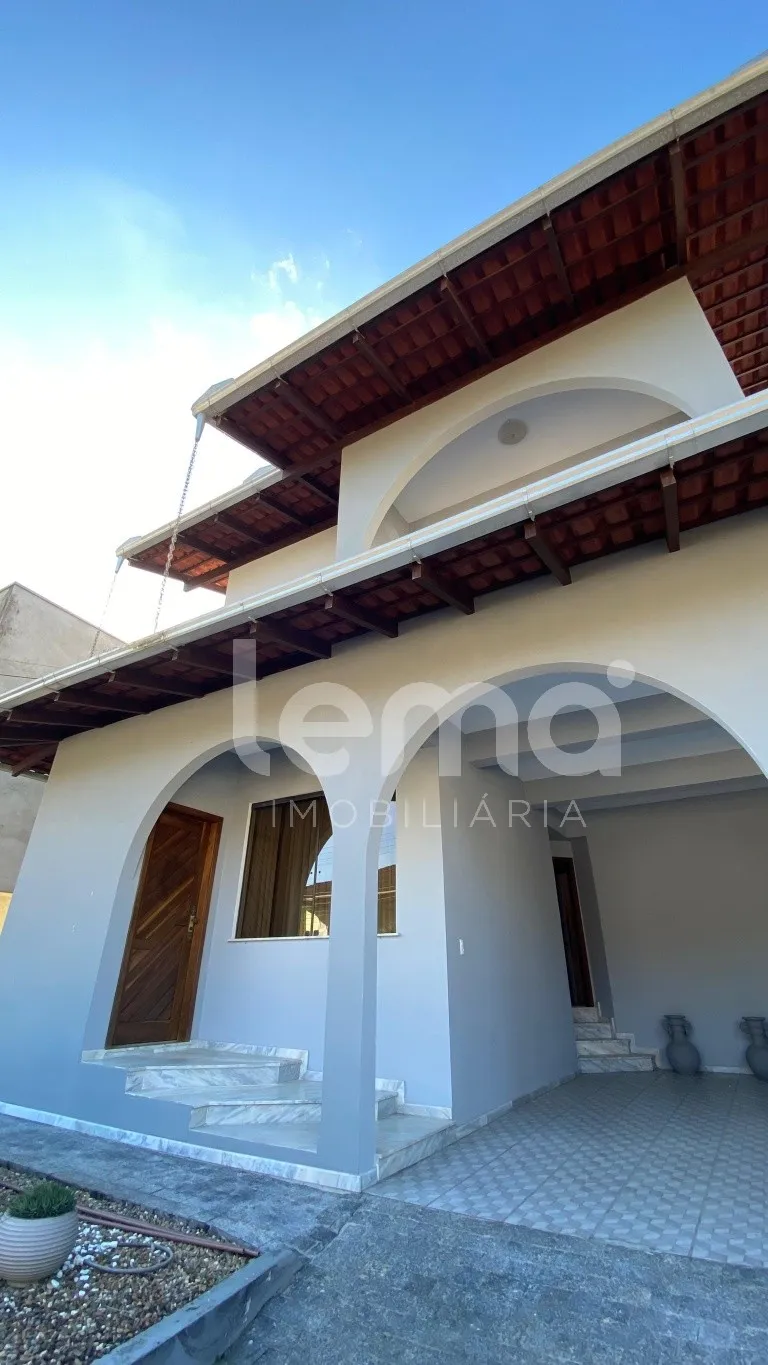 Casa com 4 dormitórios, sendo 1 suíte, no bairro Garcia em Blumenau. — foto 2
