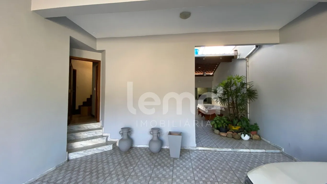 Casa com 4 dormitórios, sendo 1 suíte, no bairro Garcia em Blumenau. — foto 4