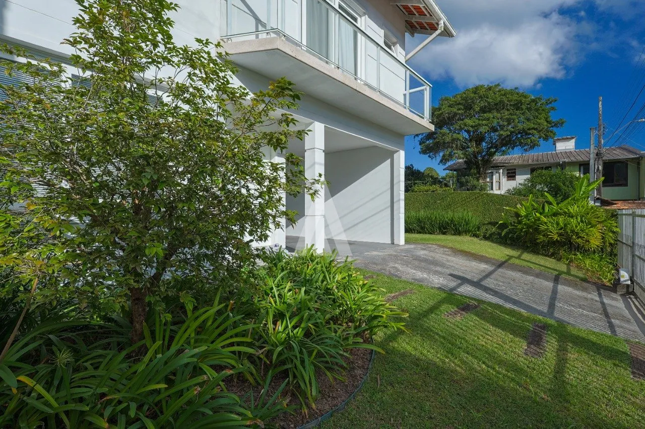 Sobrado com 1 suíte(s) mais 2 quarto(s) à venda no bairro Glória em Joinville, R$1.850.000,00 - foto 1