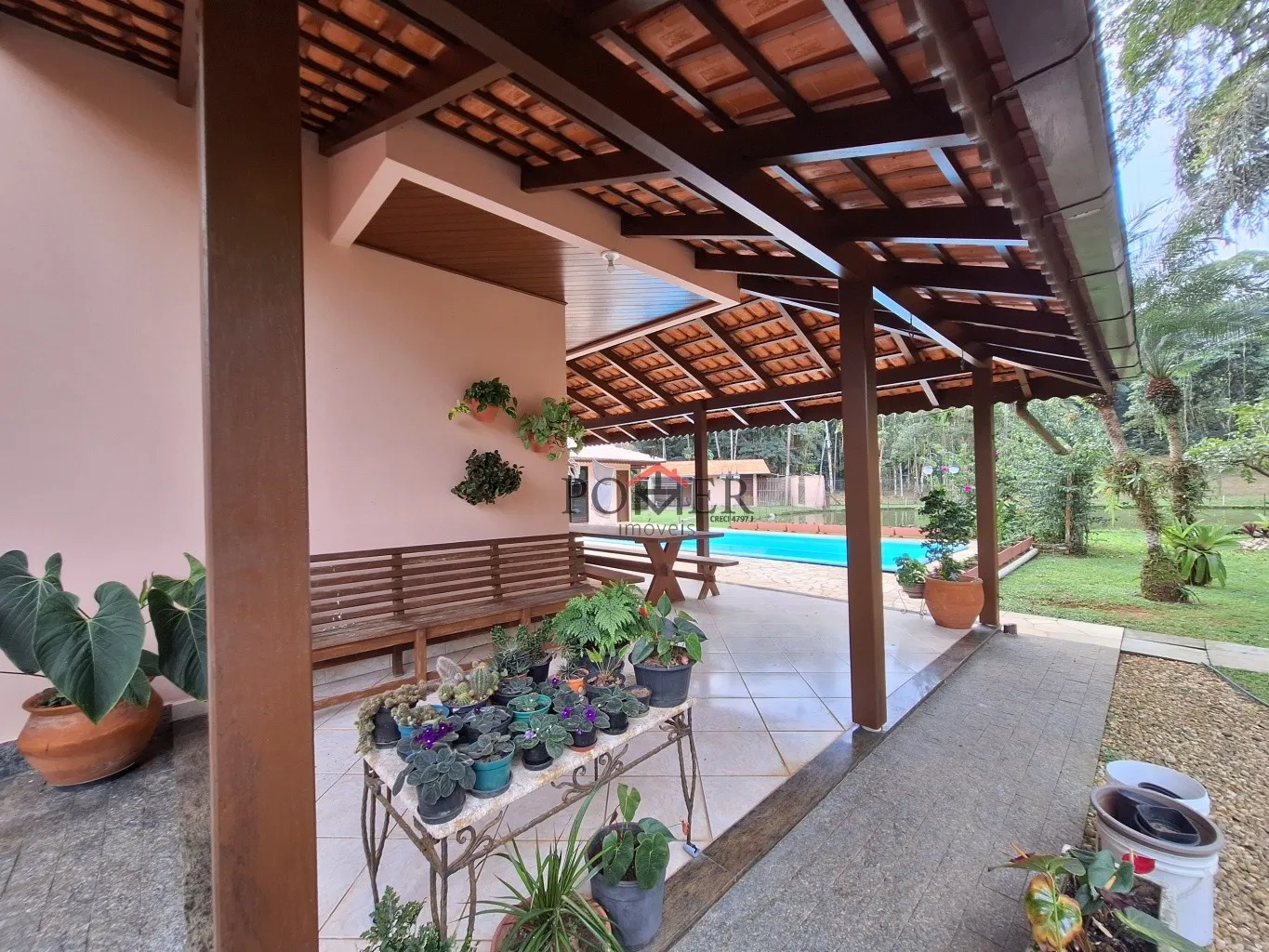 Belissima Casa com piscina na Itoupava Central, Blumenau, 425,34m de área construída, em amplo terreno plano de 11.239,00m. — foto 7