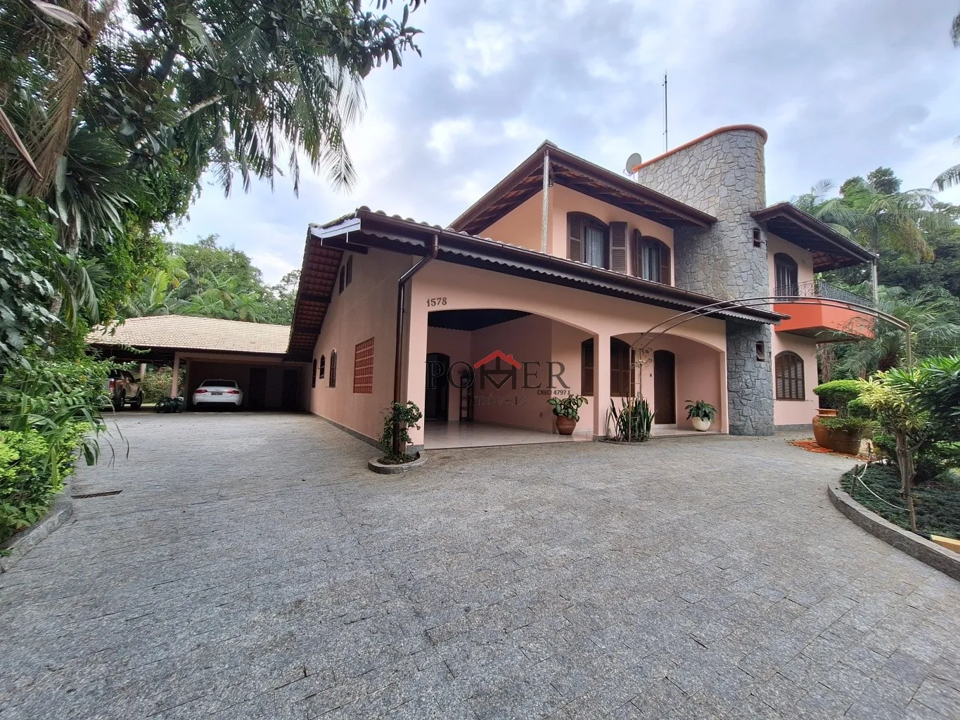Belissima Casa com piscina na Itoupava Central, Blumenau, 425,34m de área construída, em amplo terreno plano de 11.239,00m. — foto 2
