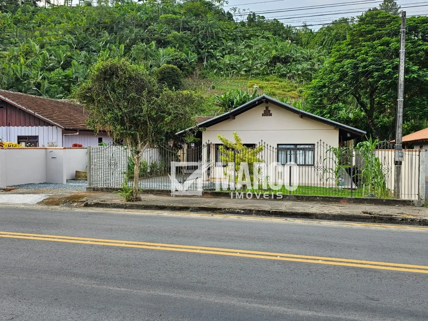 Ampla casa à venda em localização privilegiada - no Centro de Pomerode - foto 1