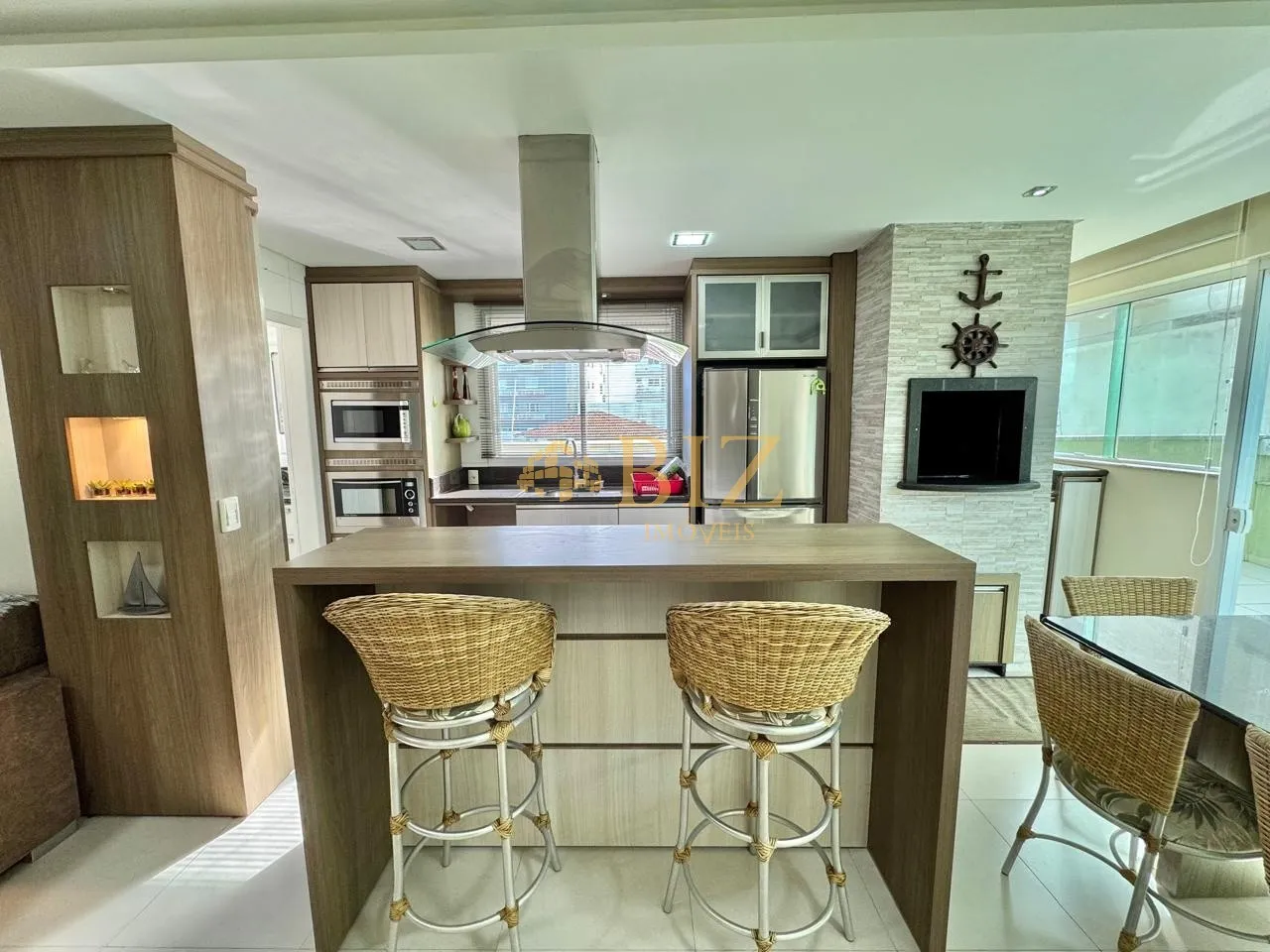 Apartamento mobiliado, com 3 quartos, sendo 1 suíte, sacada externa e do ladinho do mar na praia de Gravatá! — foto 2