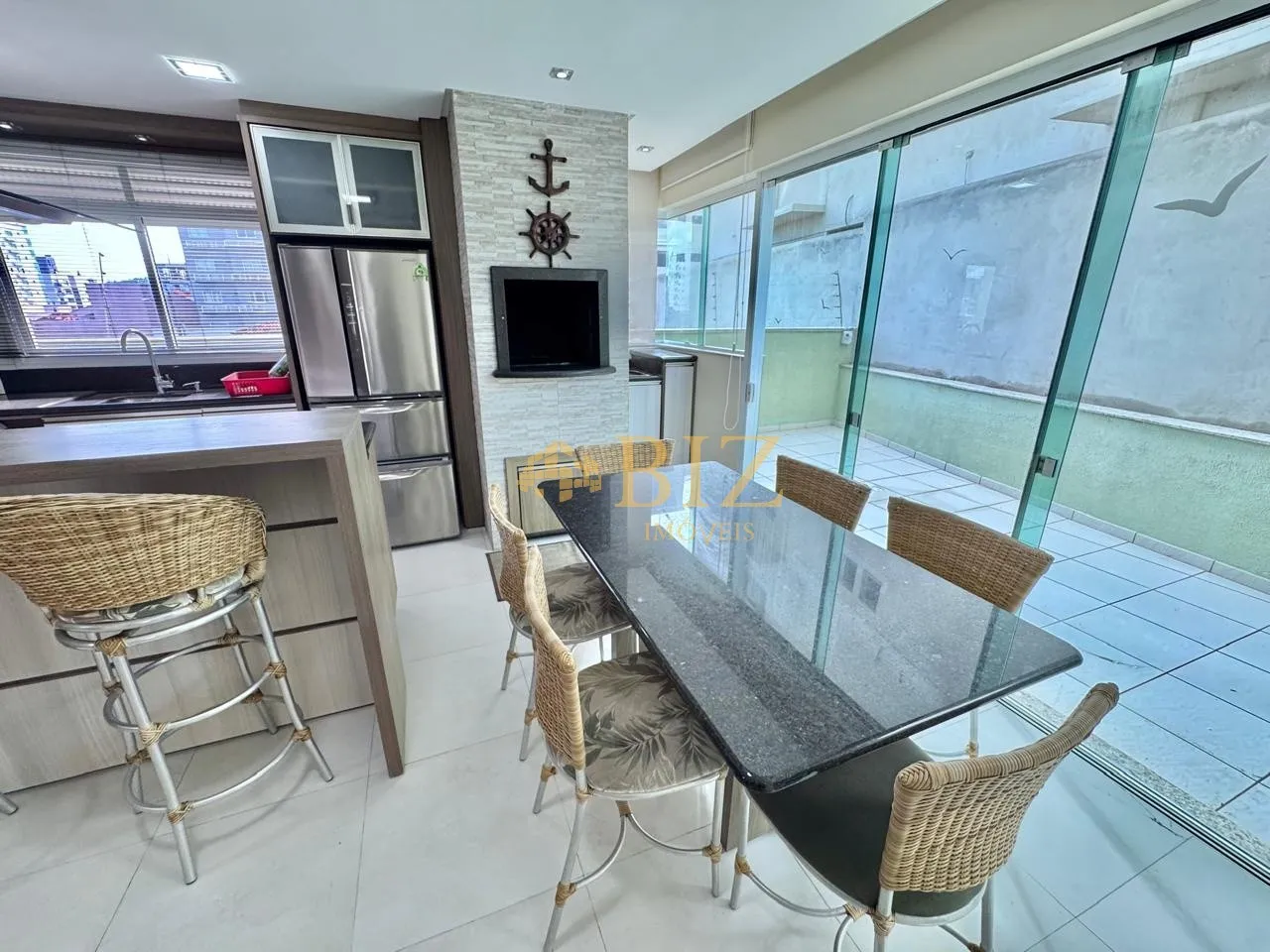 Apartamento mobiliado, com 3 quartos, sendo 1 suíte, sacada externa e do ladinho do mar na praia de Gravatá! — foto 3