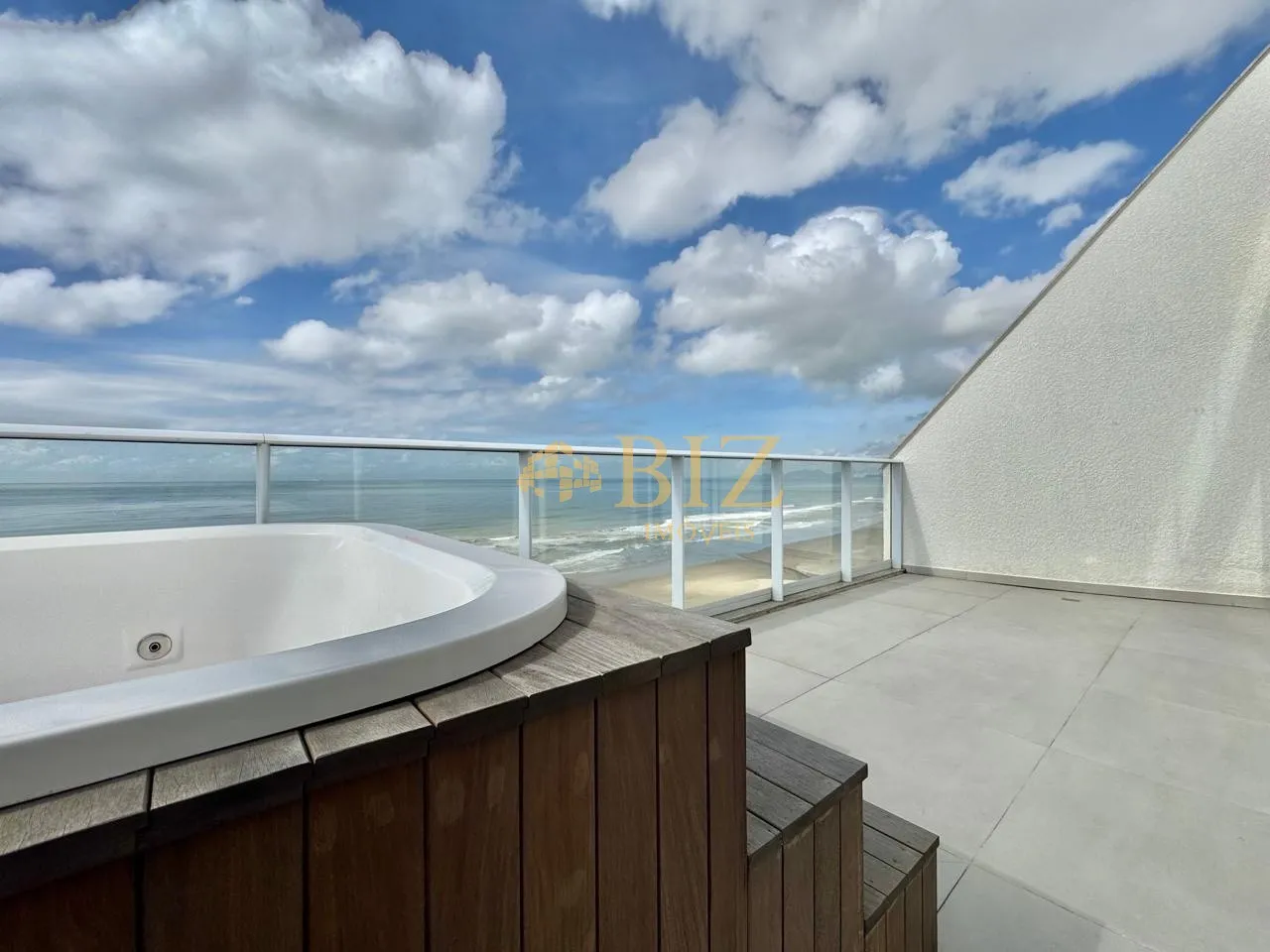 Apartamento frente mar, 3 suítes, com ofurô na sacada, na Praia de Gravatá! — foto 3