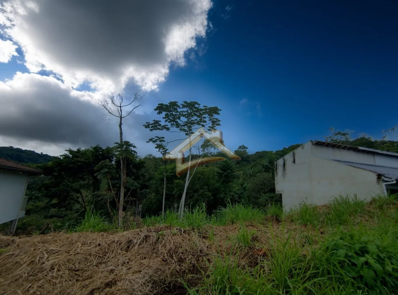 Excelente terreno com mais de 670m no Bairro Garcia em Blumenau! - foto 1