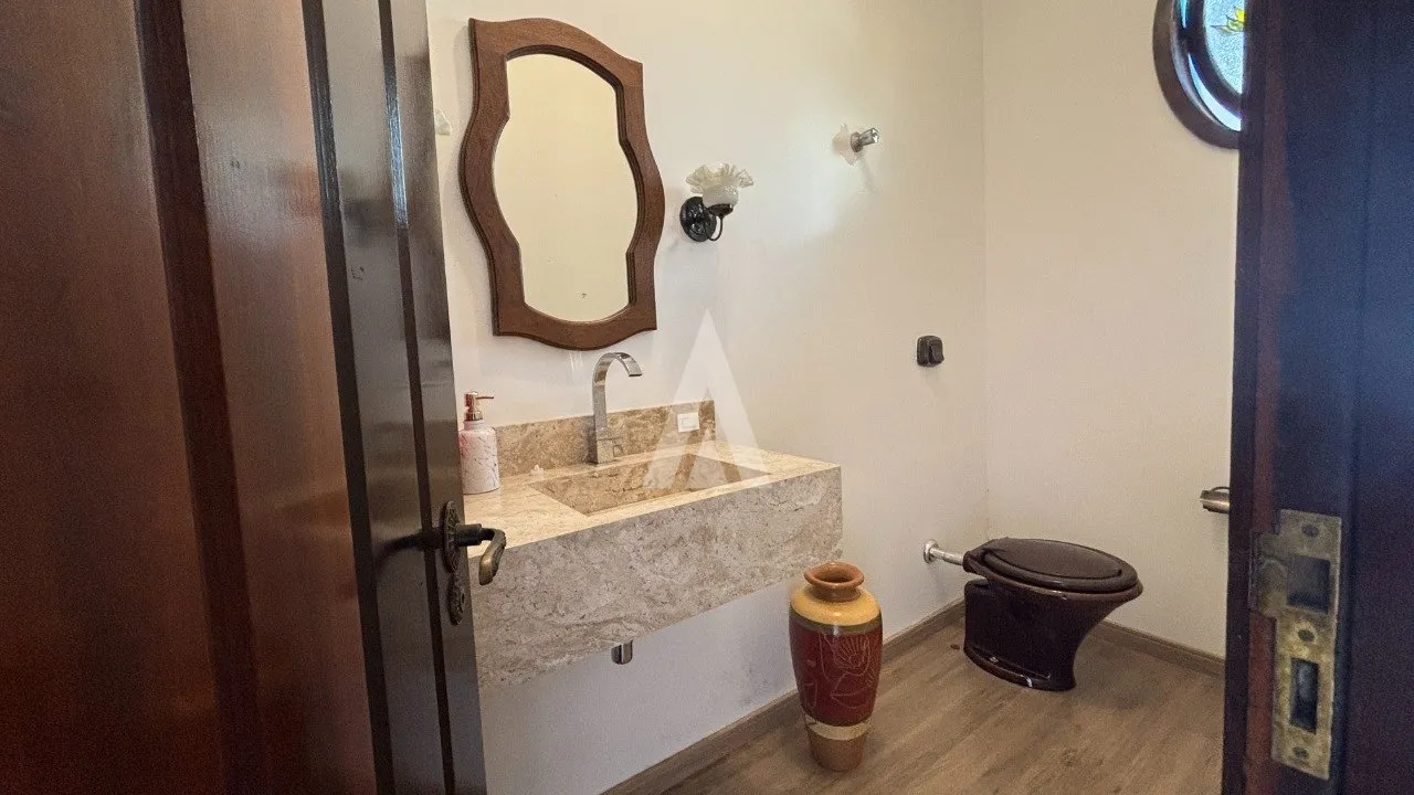 Casa com 2 suíte(s) mais 1 quarto(s) à venda no bairro Saguaçu em Joinville, por R$ 2.200.000.00. — foto 3