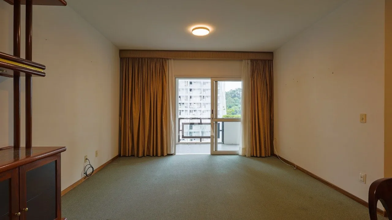 Apartamento com 1 suíte(s) mais 3 quarto(s) à venda no bairro ATIRADORES em JOINVILLE, por R$ 920.000.00. — foto 2