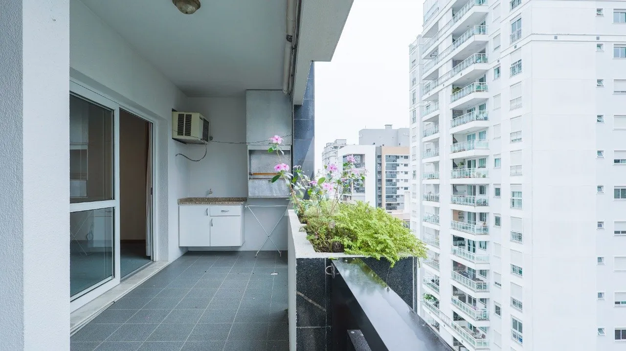 Apartamento com 1 suíte(s) mais 3 quarto(s) à venda no bairro ATIRADORES em JOINVILLE, por R$ 920.000.00. — foto 4