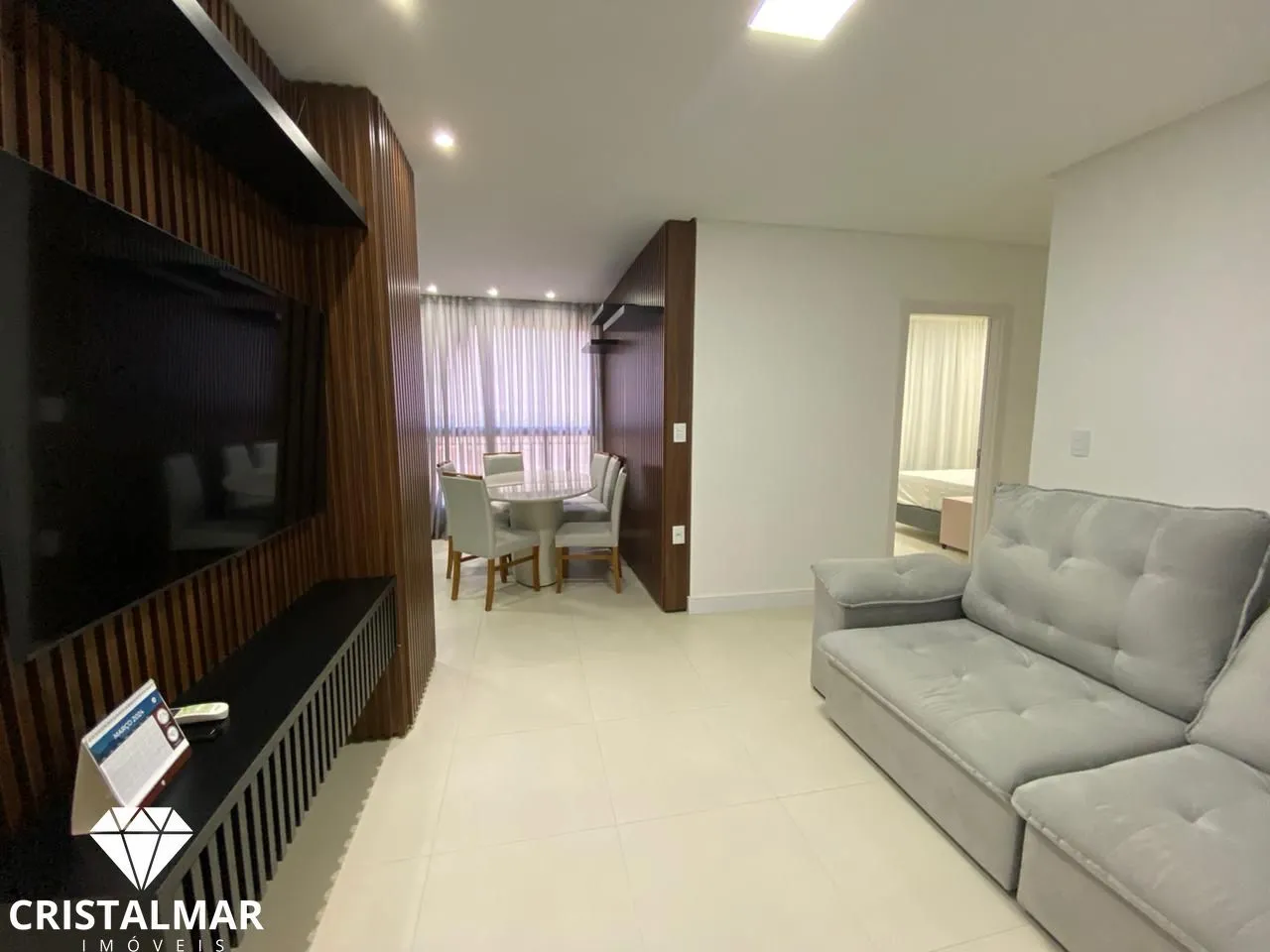 Apartamento à venda com 02 suítes e 02 vagas de garagem perto do mar - foto 1