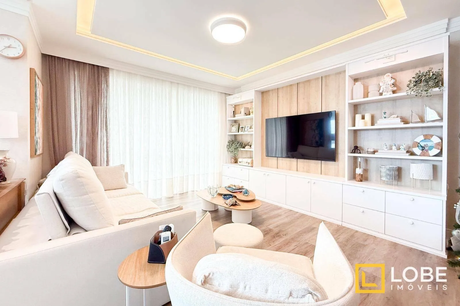Apartamento com 4 Suítes com 193m no Centro de Itapema. - foto 1