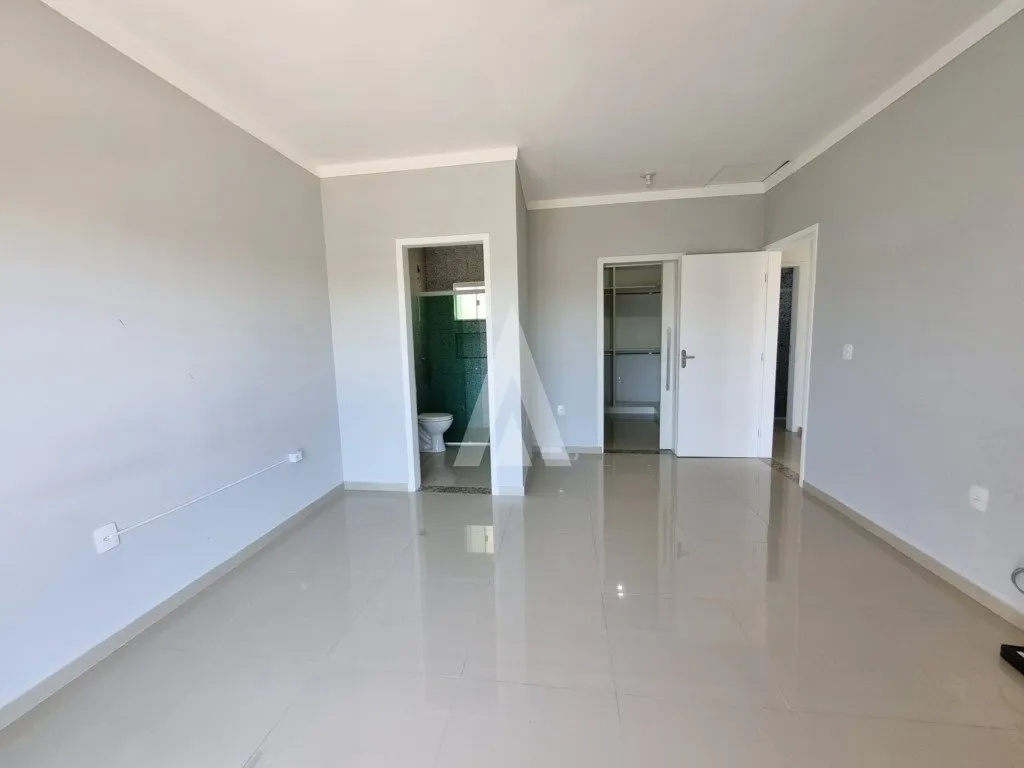 Sobrado Geminado com 1 suíte(s) mais 1 quarto(s) à venda no bairro Floresta em Joinville, por R$ 550.000,00 . — foto 2