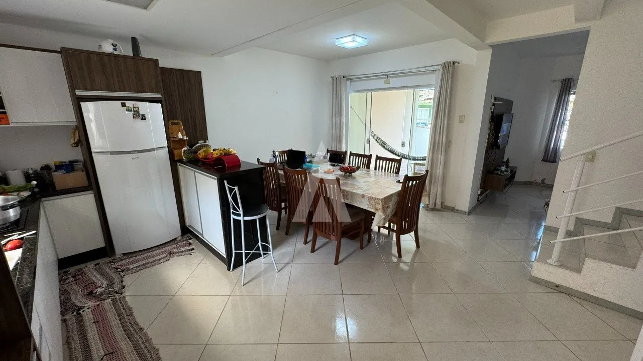 Sobrado Geminado com 1 suíte(s) mais 2 quarto(s) à venda no bairro Ubatuba em São Francisco Do Sul, de R$ 595.000,00 por R$550.000,00. — foto 4