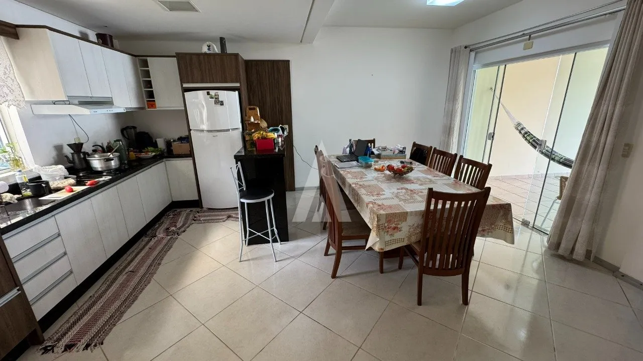 Sobrado Geminado com 1 suíte(s) mais 2 quarto(s) à venda no bairro Ubatuba em São Francisco Do Sul, de R$ 595.000,00 por R$550.000,00. — foto 5