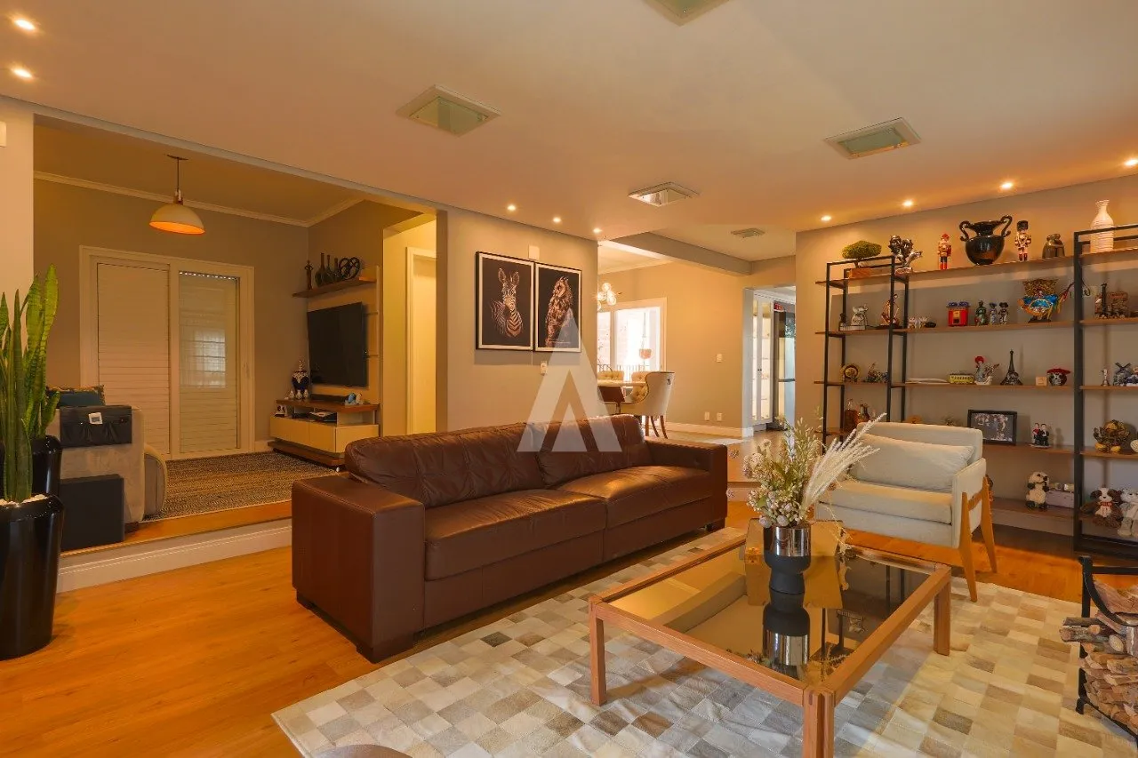 Casa com 3 suíte(s) à venda no bairro Saguaçu em Joinville, De R$ 2.690.000,000 por R$ 2.190.000,00. - foto 1