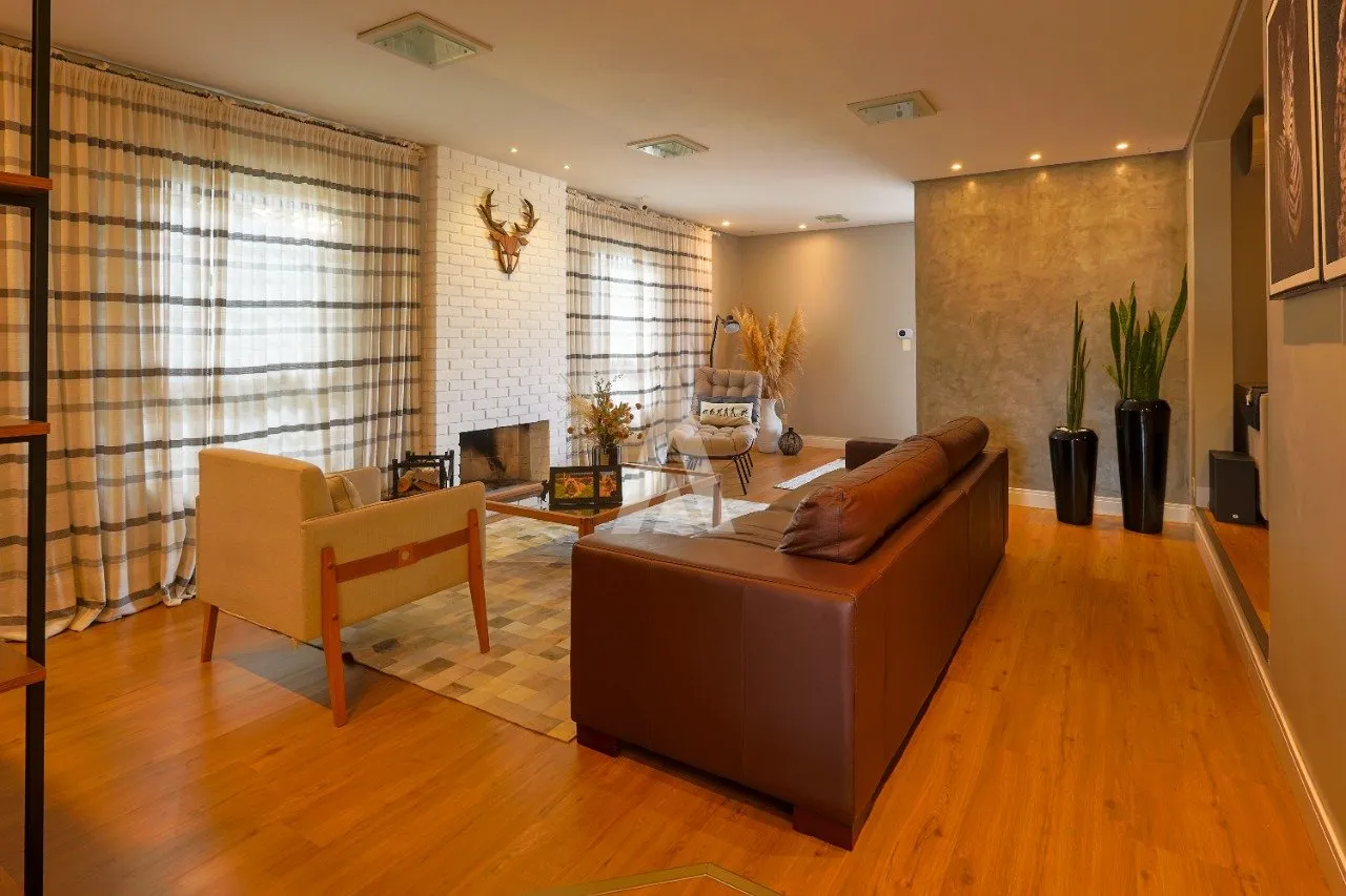 Casa à venda com 3 quartos, 3 vagas, 352m² na região do bairro Saguaçú, próximo à Rua Aracaju, Joinville — foto 3