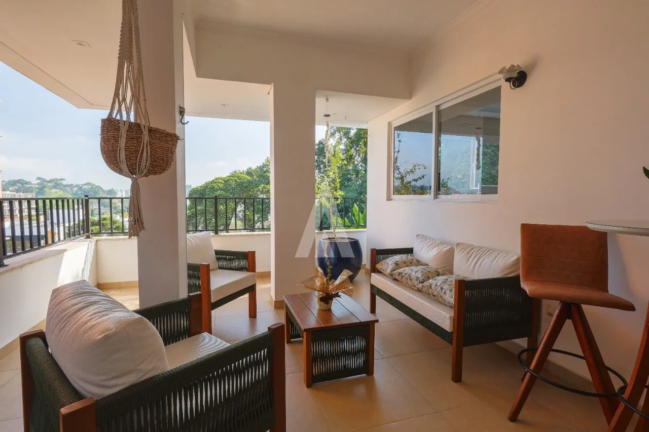 Casa à venda com 3 quartos, 3 vagas, 352m² na região do bairro Saguaçú, próximo à Rua Aracaju, Joinville — foto 4