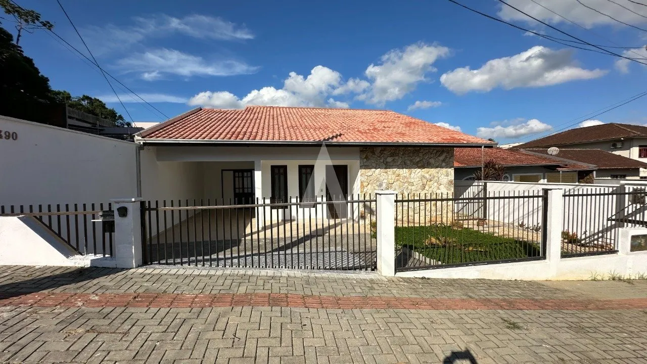 Casa averbada com 1 suíte(s) mais 2 quarto(s) à venda no bairro Boehmerwald em Joinville, por R$ 690.000.00. - foto 1
