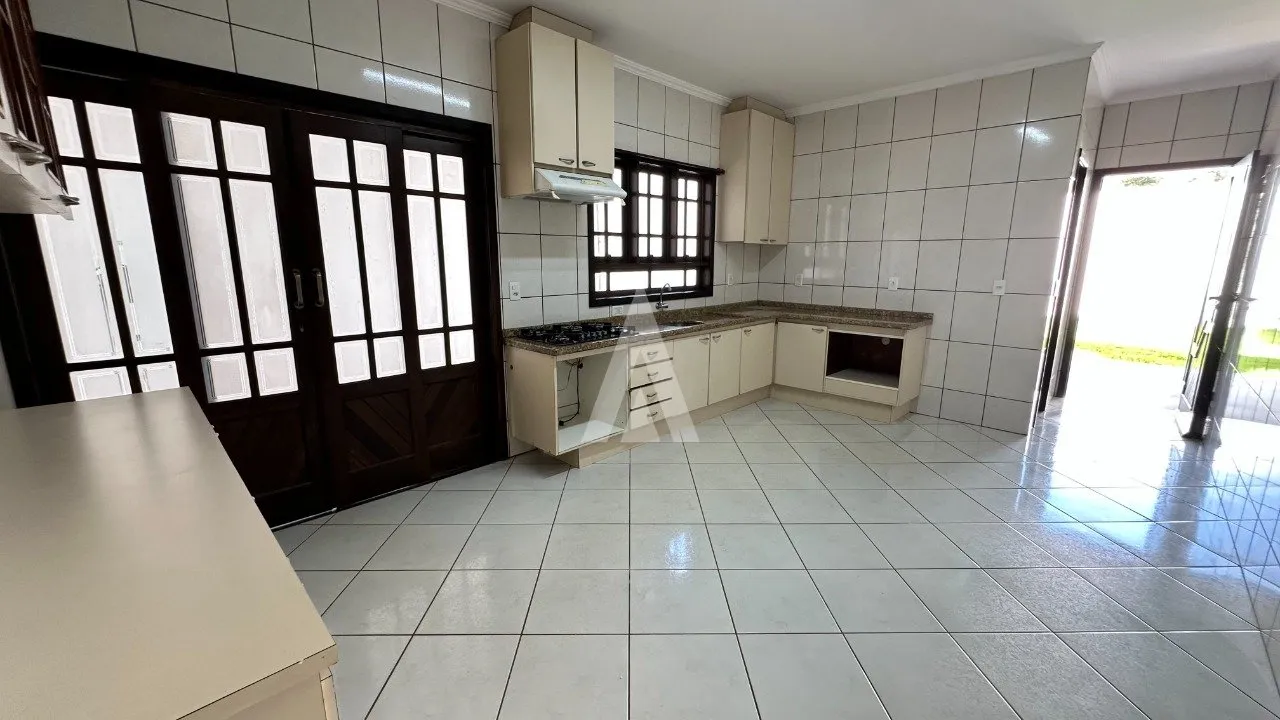 Casa averbada com 1 suíte(s) mais 2 quarto(s) à venda no bairro Boehmerwald em Joinville, por R$ 690.000.00. — foto 6