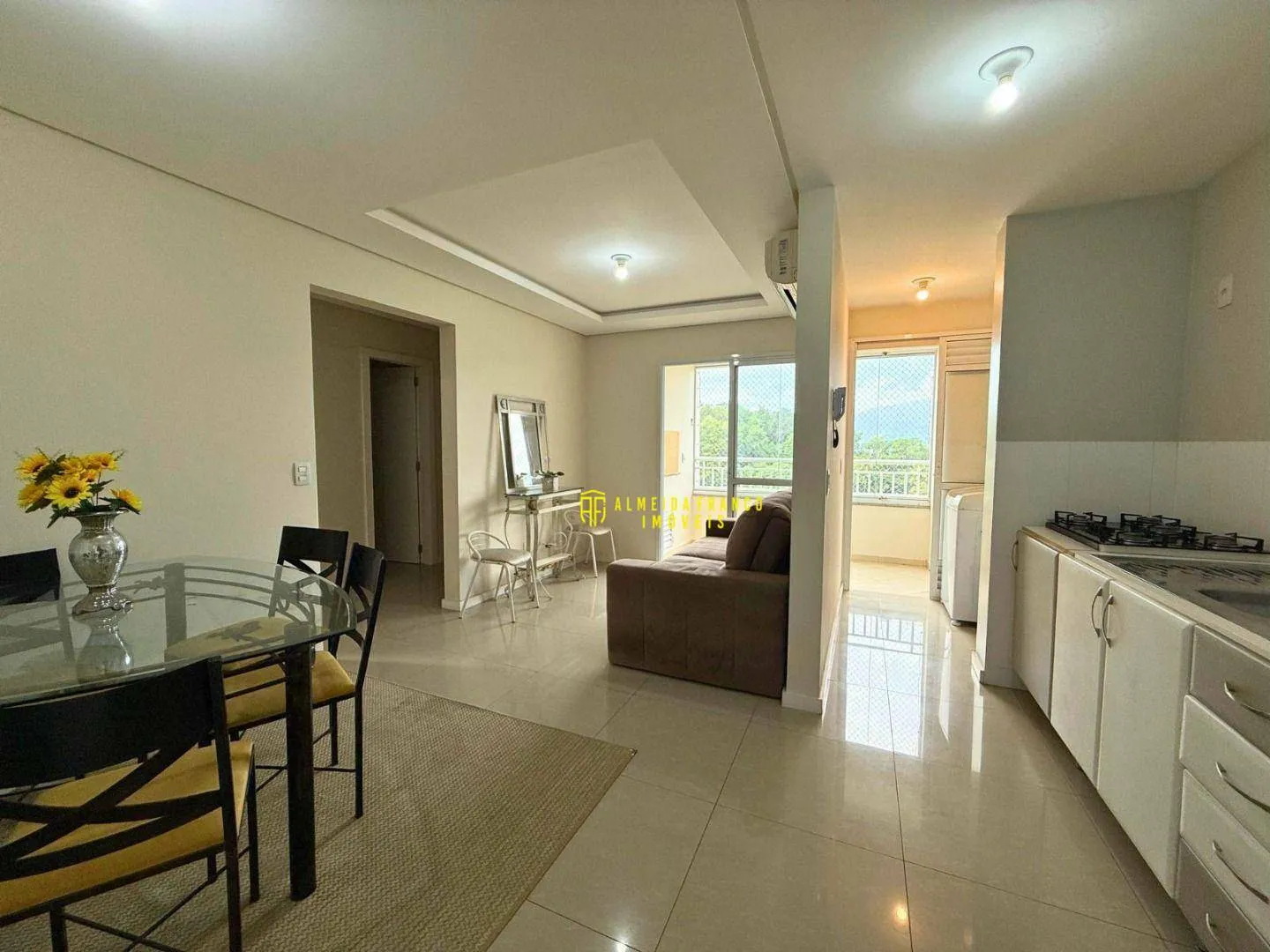 Apartamento com 3 dormitórios sendo 1 suíte, semi mobiliado - foto 1