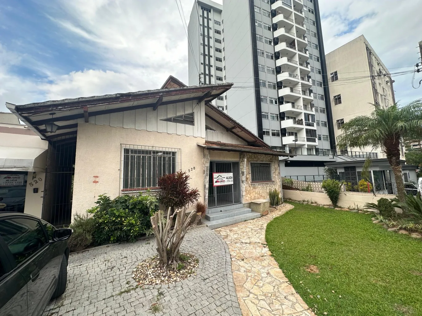 Casa comercial para locação no bairro Ponta Aguda em Blumenau, SC. - foto 1