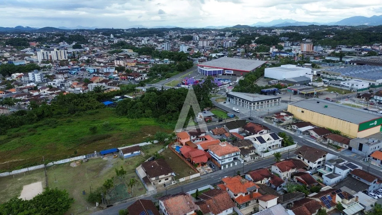 Terreno à venda no bairro Bucarein em Joinville, por R$ 580.000.00. — foto 3