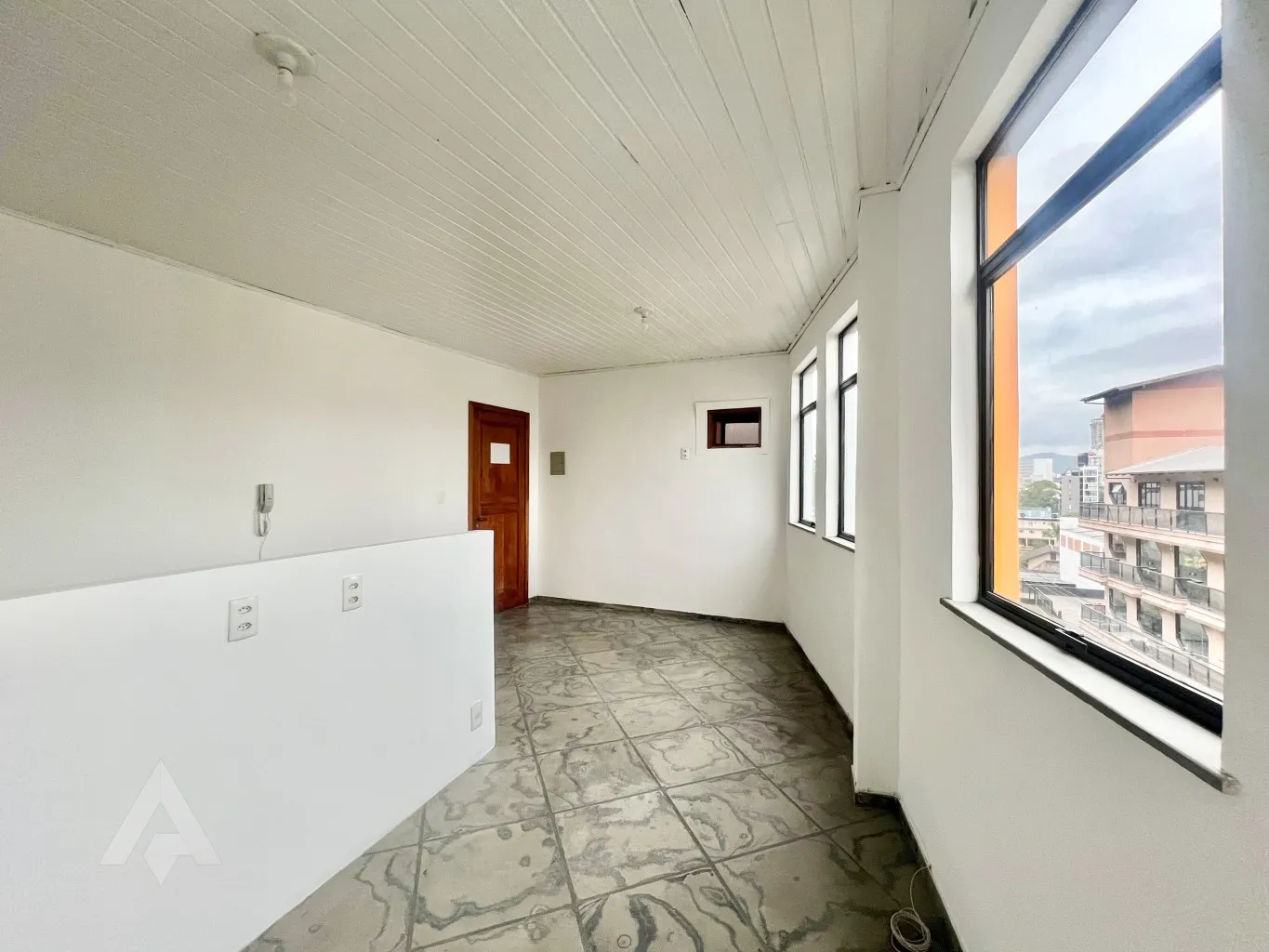 Sala Comercial de 41,42m para locação por R$ 850,00 - Bairro Victor Konder - Blumenau/SC — foto 4