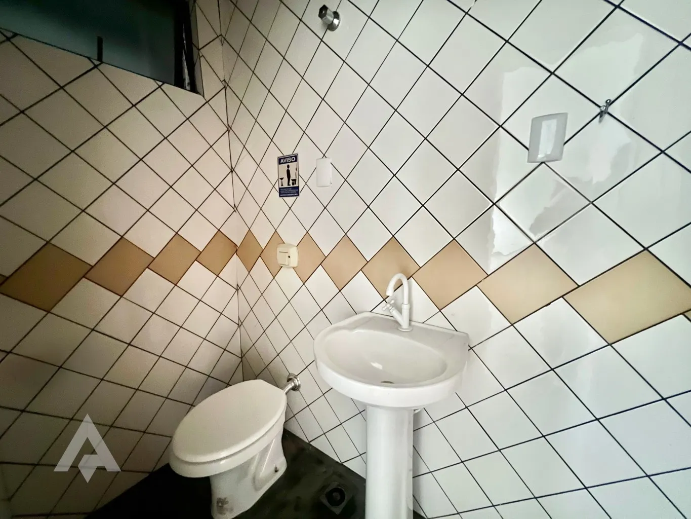 Sala Comercial de 41,42m para locação por R$ 850,00 - Bairro Victor Konder - Blumenau/SC — foto 6