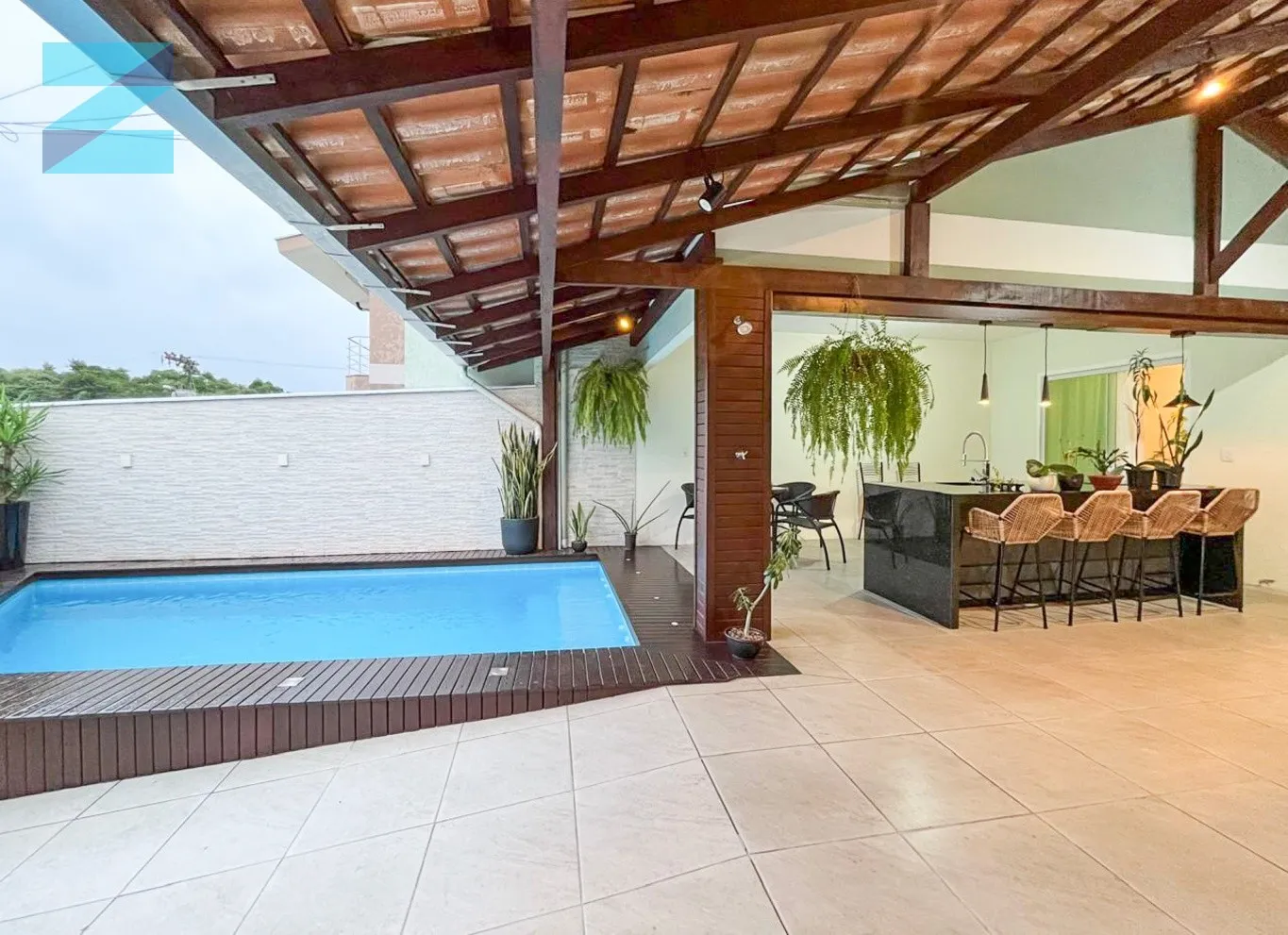 Ampla casa com piscina ! — foto 6