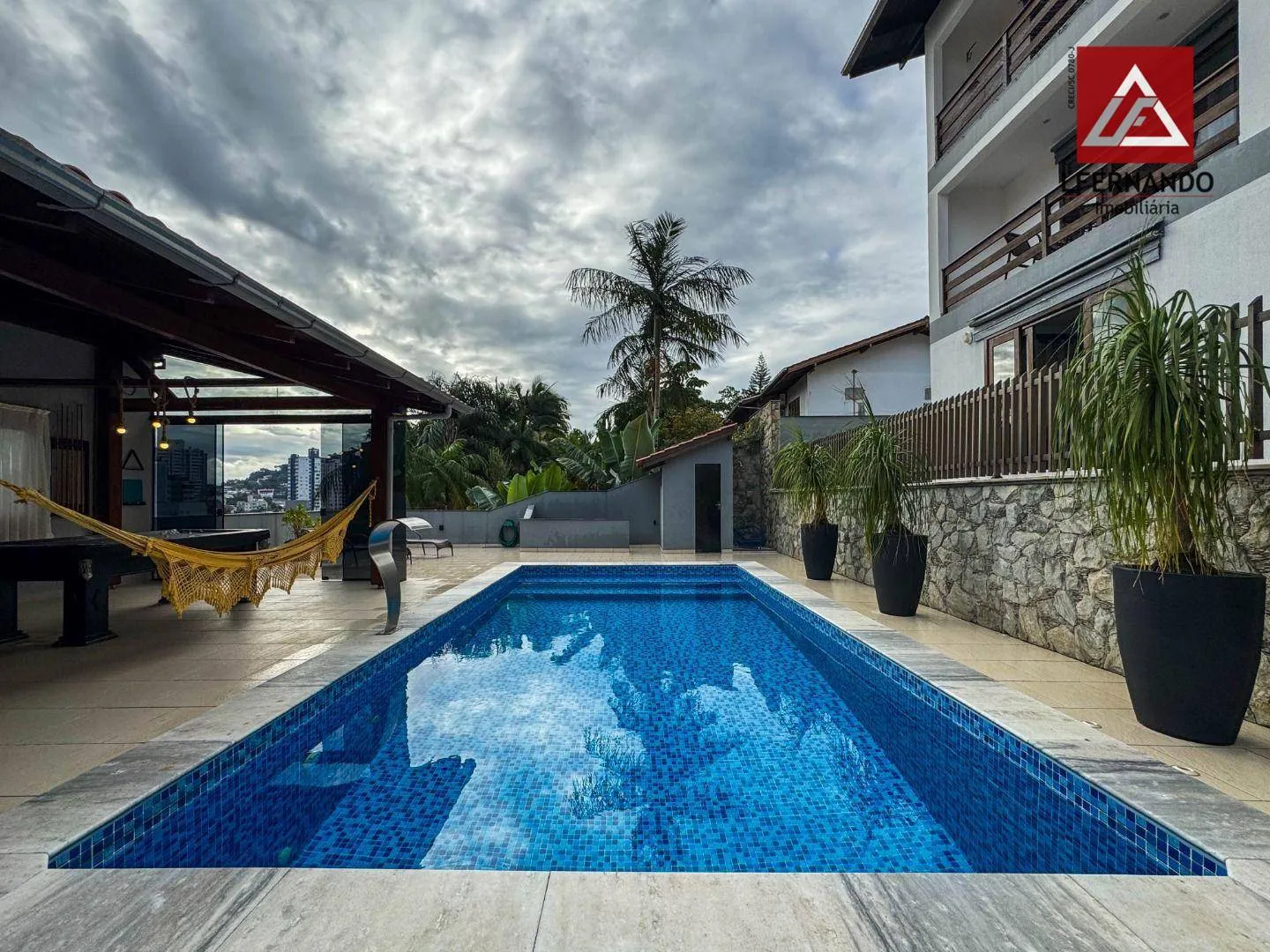 Casa com 4 dormitórios, sendo 3 suítes à venda, 551 m por R$ 1.790.000 - Escola Agrícola - Blumenau/SC - foto 1