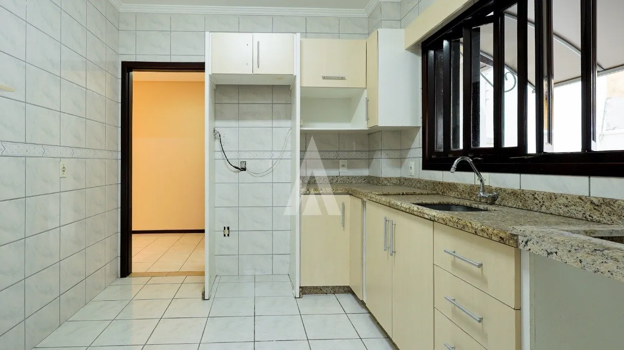 Sobrado Geminado com 1 suíte(s) mais 2 quarto(s) à venda no bairro Costa E Silva em Joinville, por R$ 750.000.00. — foto 6