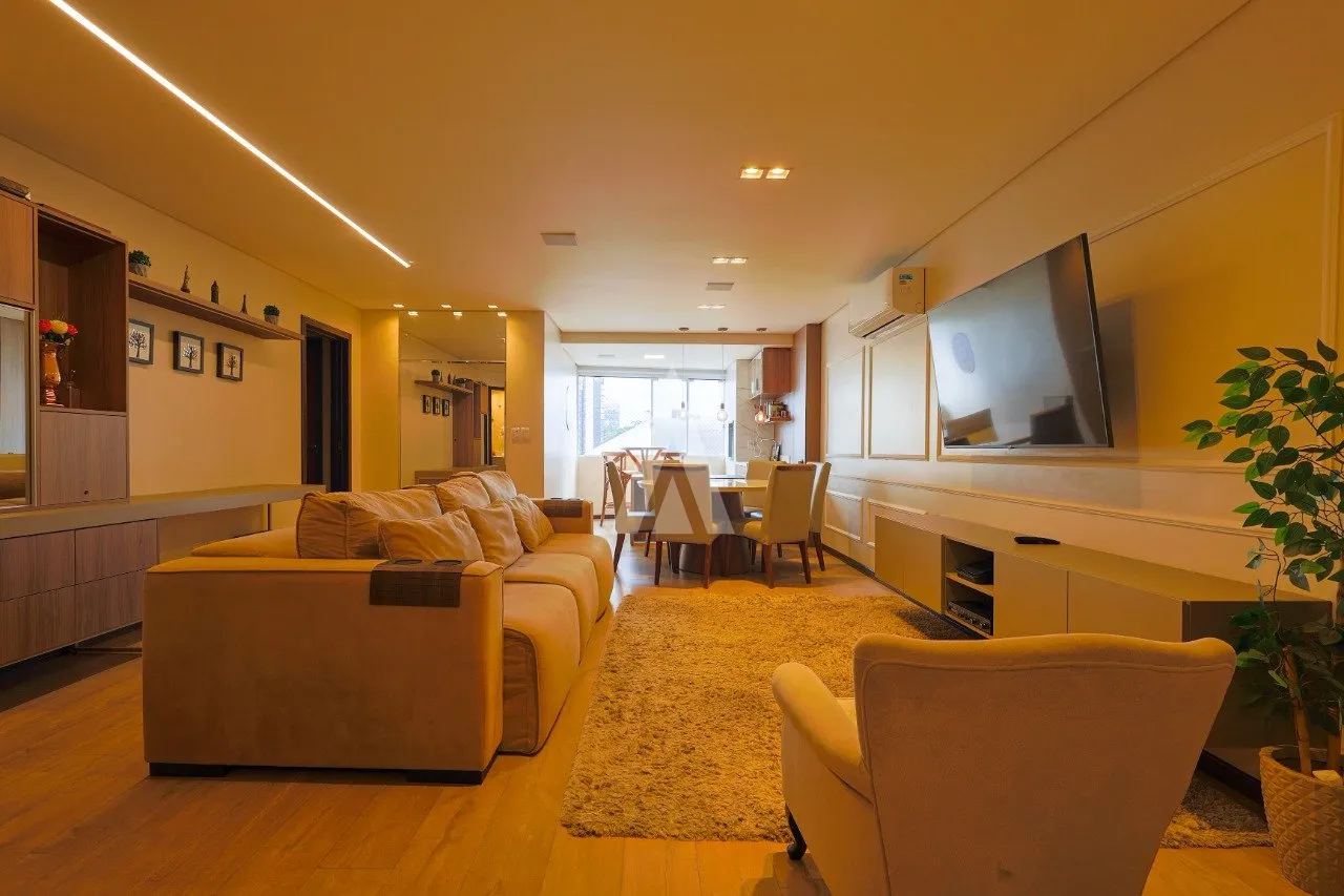 Apartamento à venda com 3 quartos, 2 vagas, 120m² no Centro, Joinville - foto 1