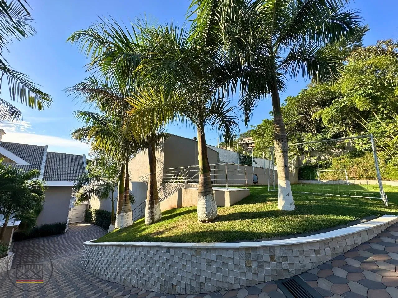 *Excelente casa de alto padrão com 3 suítes no bairro Escola Agricola. - foto 1